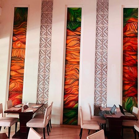 The Galgotias Hotel Gurugram Gurgaon Eksteriør bilde