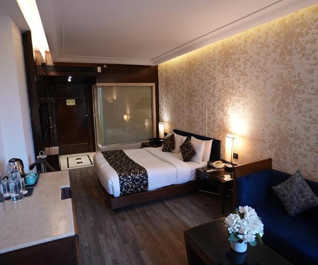 The Galgotias Hotel Gurugram Gurgaon Eksteriør bilde